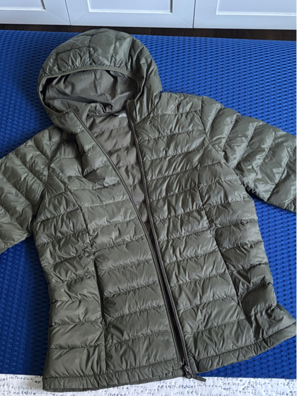 Lightweight Hooded Puffer Jacket - Olive Green